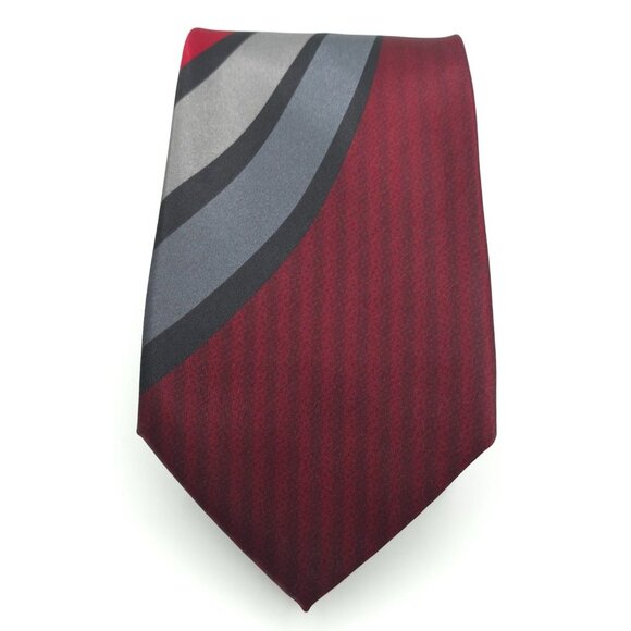 David Taylor's Bold Red Geometric Silk Tie for Men - Picture 7 of 8